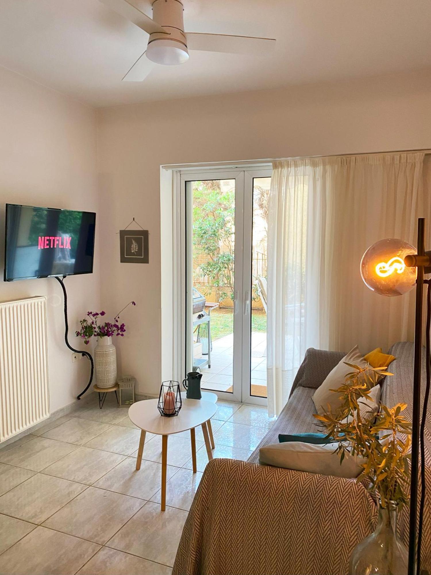 Garden Apartment With Bbq In The Athenian Riviera エクステリア 写真